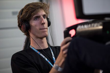 داني بيريزناي يعلن رحيله عن فريق Mercedes-AMG Petronas Esports وسط شائعات خروجه من الساحة